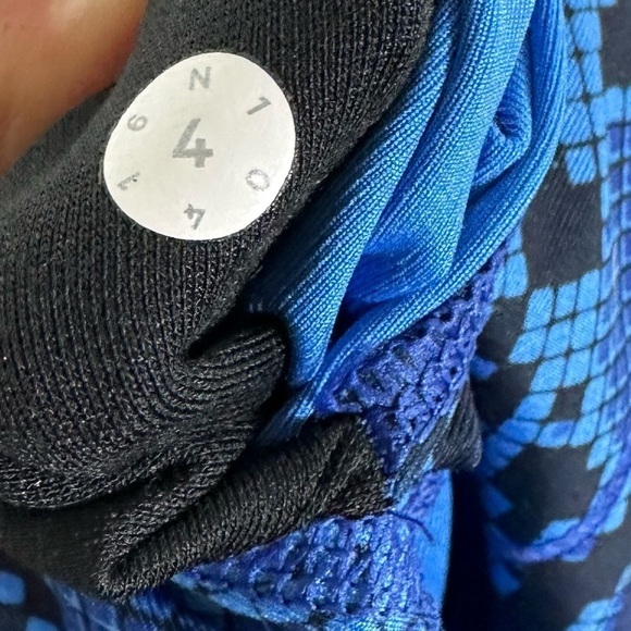 Lululemon High Times PantMini Ziggy Snake Pipe Dream Blue Sapphire Blue SZ 4 - Picture 4 of 6